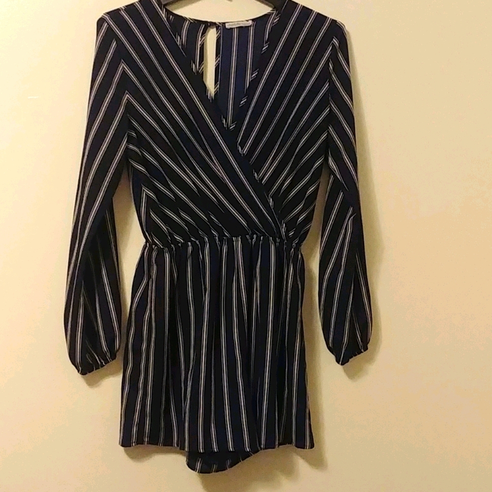 Charlotte Russe Navy and White Romper US M
